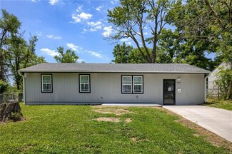 5511 E 39th St, Kansas City, MO 64128