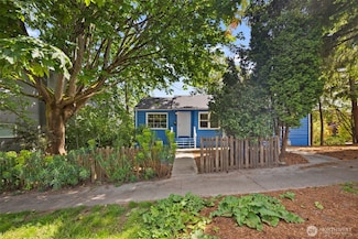1704 27th Ave, Seattle, WA 98122