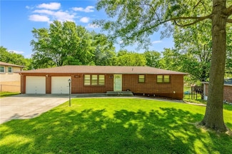 5021 NW Huonker Rd, Kansas City, MO 64151