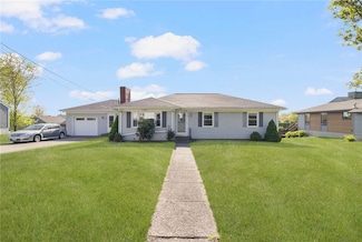 17 Varnum Ave, Bristol, RI 02809