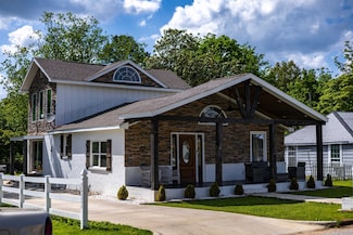 225 N Crown St, Florence, AL 35630