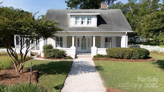 221 Kings Mountain St, Clover, SC 29710