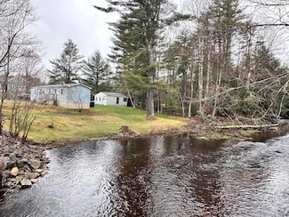 32 Fall Rd, Lebanon, ME 04027