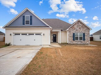 710 Hope Dexter Dr, Jacksonville, NC 28544