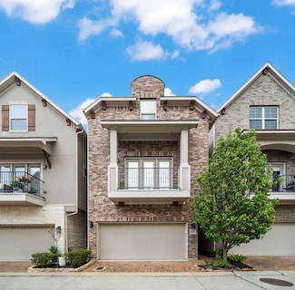1008 Shepherd Oaks Dr, Houston, TX 77018