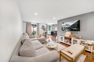348 Central Park Ave Unit C22, Scarsdale, NY 10583