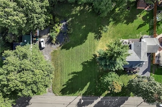 4183 Connection Dr, Harris Hill, NY 14221