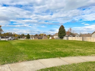 3214 Skyview Ct, Columbus, IN 47203