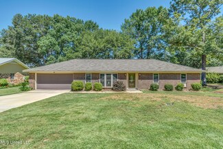 19 Crosswoods Rd, Brandon, MS 39042