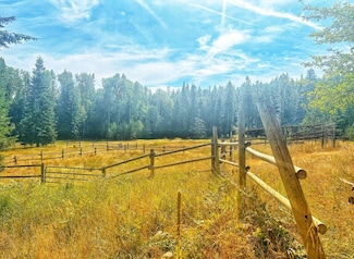 221 Maplewood Ln, Cocolalla, ID 83813