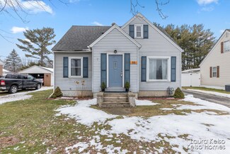 55 E 35th St, Holland, MI 49423