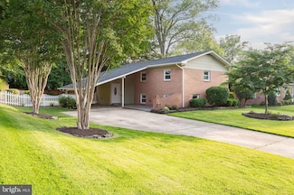 2413 Childs Ln, Alexandria, VA 22308