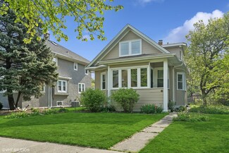 534 N Ridgeland Ave, Oak Park, IL 60302