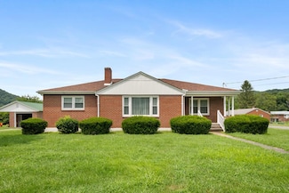 157 Ballard Ave, Peterstown, WV 24963