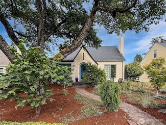 424 Rogers St NW, Olympia, WA 98502