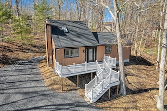 1222 Stony Hollow Cir, East Stroudsburg, PA 18302