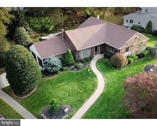 410 Narragansett Dr, Cherry Hill, NJ 08002
