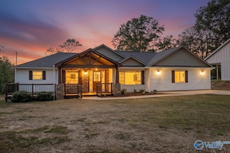 174 Robert Cir, Guntersville, AL 35976