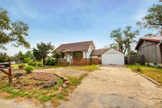 816 Pierce St Unit 818 Pierce St, Hutchinson, KS 67501