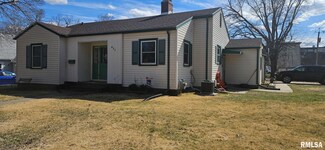 411 16th Ave N, Clinton, IA 52732