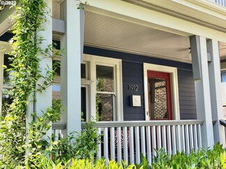 1912 NE Couch St, Portland, OR 97232
