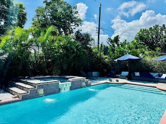 1728 NE 40th St, Oakland Park, FL 33334