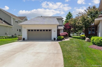 4118 Shoreview Ln, Whitmore Lake, MI 48189
