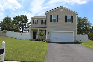 102 Crystal Lake Dr, Egg Harbor Township, NJ 08234
