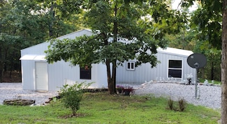 1026 Captain Ave, Aurora, MO 65605