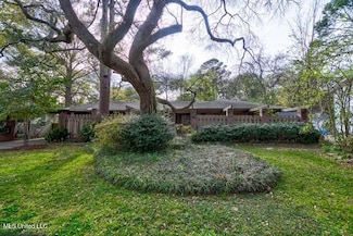 3809 Montrose Cir, Jackson, MS 39216