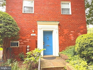 3211 Ravensworth Place, Alexandria, VA 22302