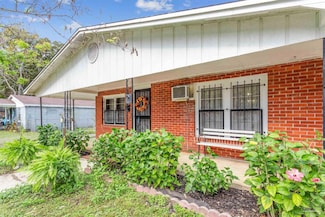 6598 Magnolia St, Milton, FL 32570