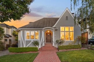 2111 Roosevelt Ave, Burlingame, CA 94010