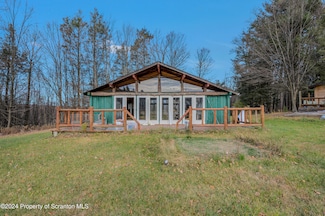 149 Lincoln Green Ln, Newfoundland, PA 18445