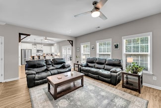 8650 Sentry Cir, North Charleston, SC 29420