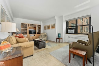 11 Riverside Dr Unit 14OW, New York, NY 10023