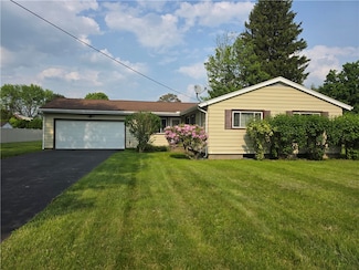 5 Suburban Dr, Elmira, NY 14903