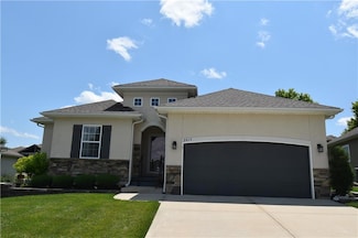 2015 Creek View Ln, Raymore, MO 64083