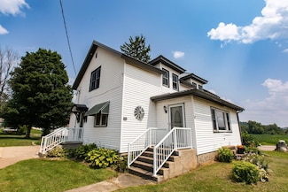 207 Water St, Blanchardville, WI 53516
