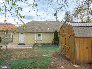 804 W 3rd St, Lansdale, PA 19446