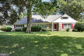 1114 Country Club Dr, Lancaster, PA 17601