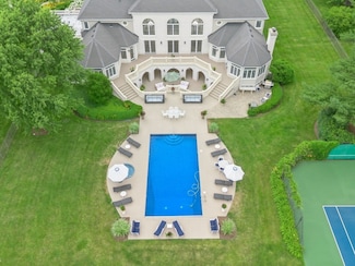 5N113 Burr Rd, Saint Charles, IL 60175