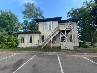 214 S Franklin St, Greenville, MI 48838
