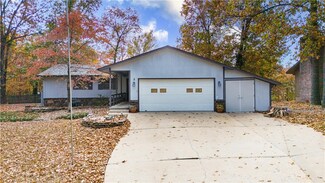 8 Wembly Dr, Bella Vista, AR 72715