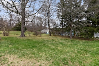 14 Brundage St, Armonk, NY 10504