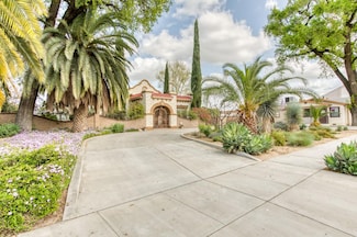 179 E El Monte Way, Dinuba, CA 93618