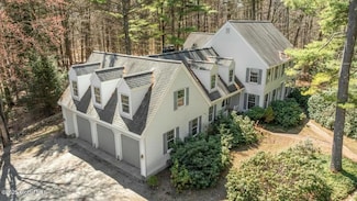 36 Kirker Dr, Lake George, NY 12845