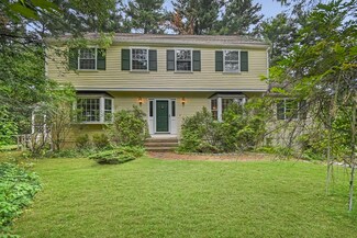 28 Pilgrim Rd, Holliston, MA 01746