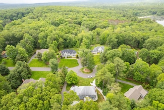 6 Anja Dr, Simsbury, CT 06070