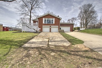 615 Sheridan Dr, Decatur, IL 62521